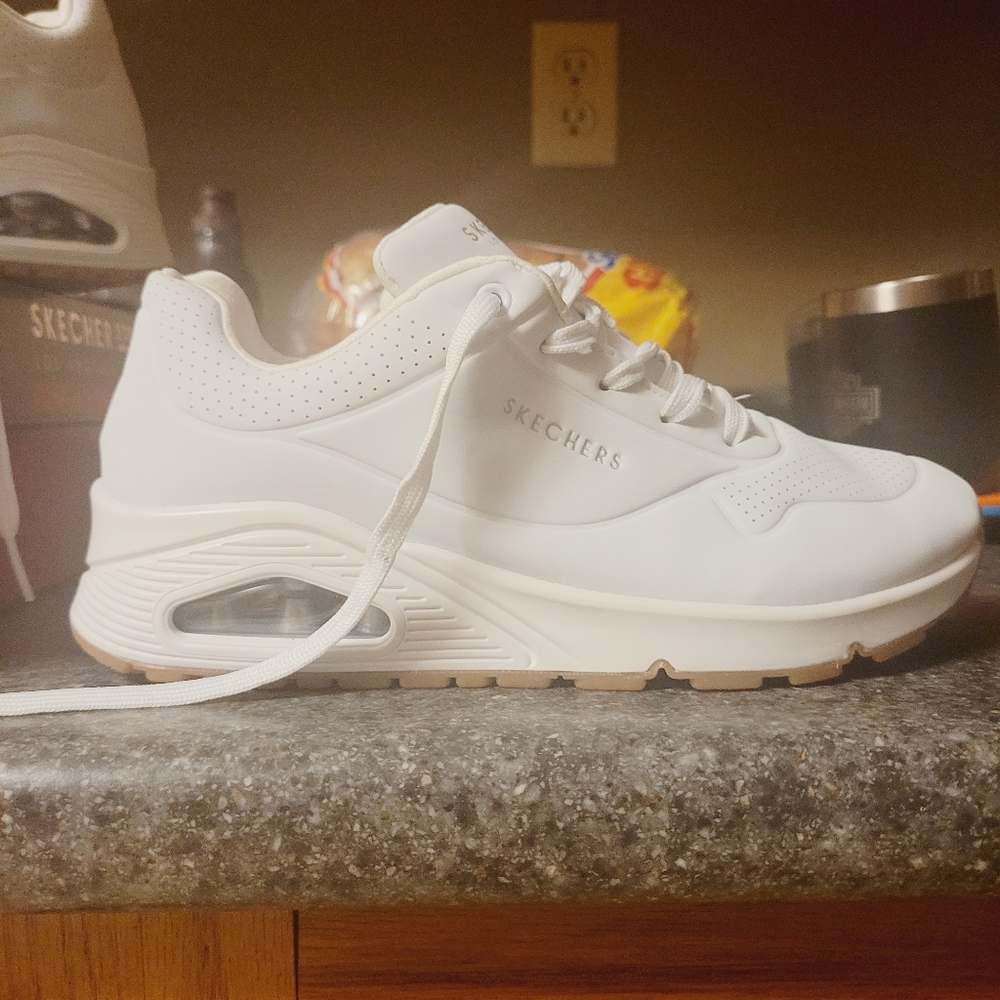 Womens Sketchers Shoes Size:8
